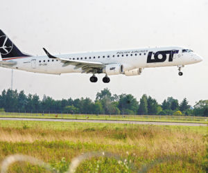 Ten idiota oślepiał pilotów
