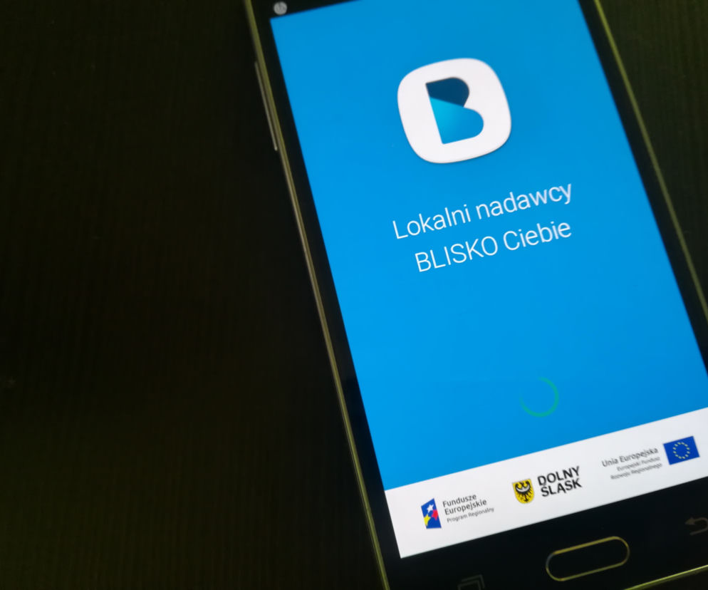 Dobra strona smartfona - pobierz aplikację BLISKO