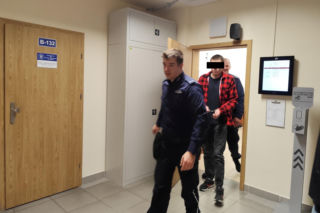 Mateusz P. stanął przed sądem. Odpowiada za nieudzielenie pomocy kobiecie z windy