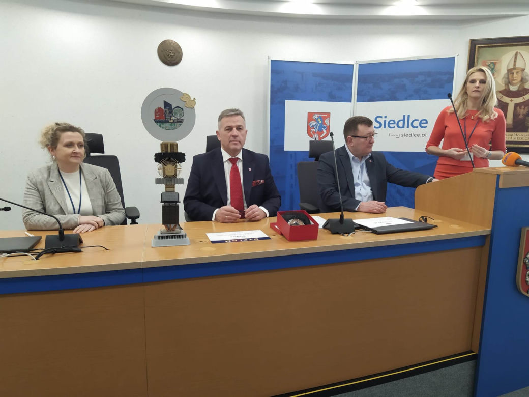 ZOBACZ ZDJĘCIA ze spotkania władz miasta Siedlce z przedstawicielami SP nr 10 w Siedlcach