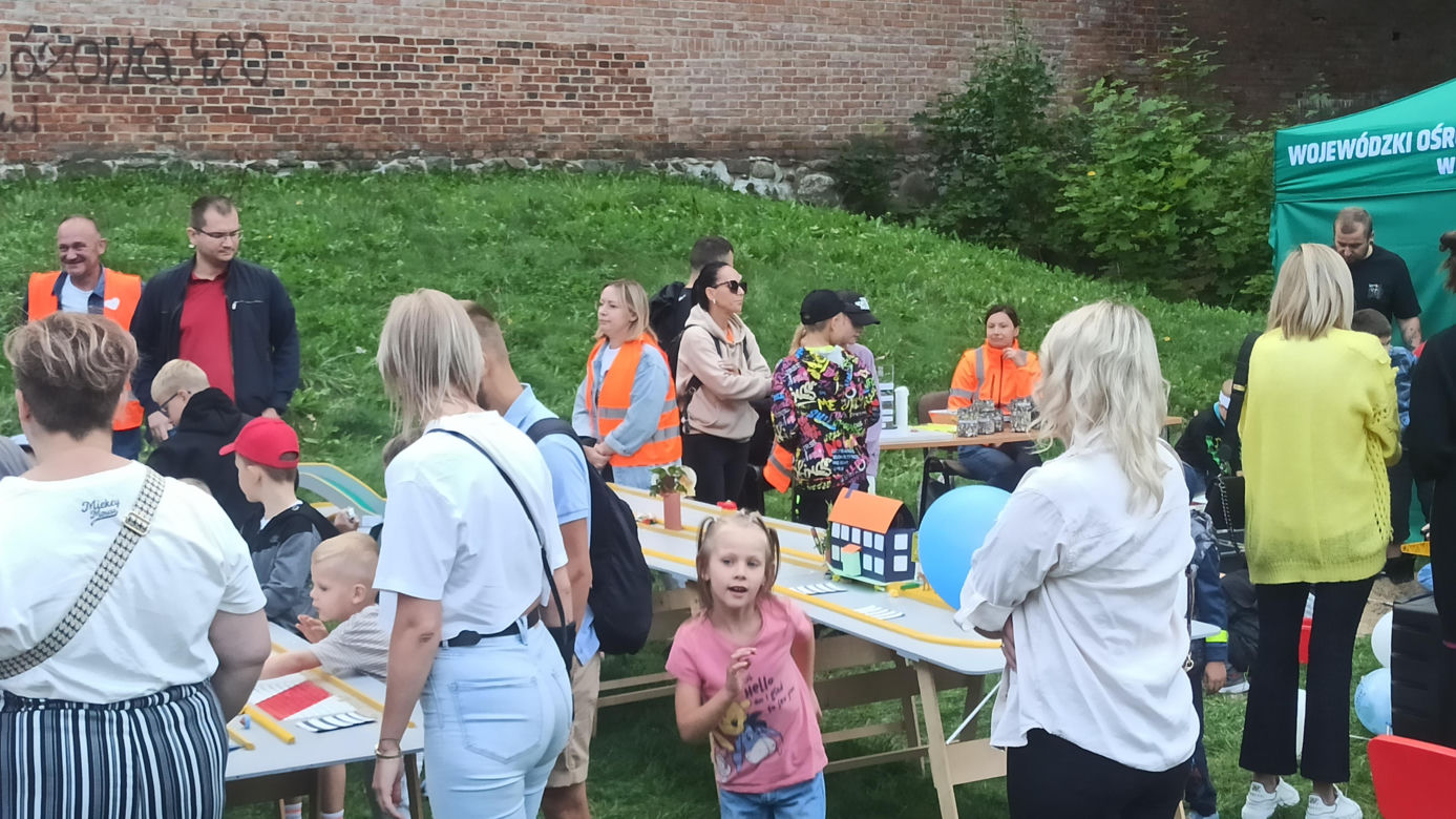 Tłumy na Starym Mieście w Olsztynie. Mieszkańcy świętowali 25-lecie samorządu Warmii i Mazur [ZDJĘCIA]