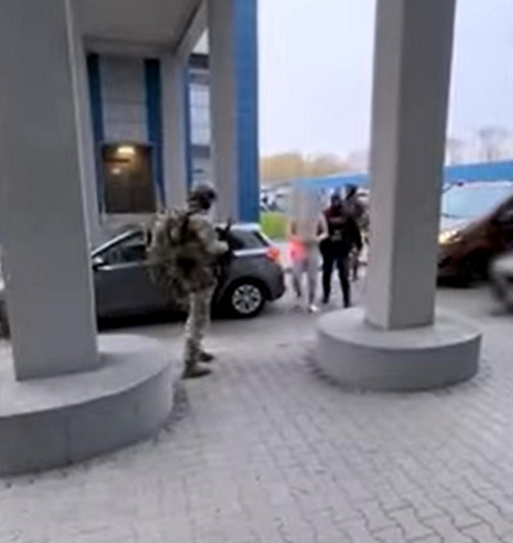 Skrępowali Zygmunta i uduszony. Sprawcy splądrowali jego mieszkanie. Wpadli po 19 latach