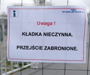 Absurd na Woli. Kładka otwarta i zamknięta