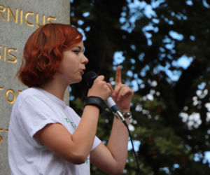 Młodzieżowy Strajk Klimatyczny w Toruniu. Protestowali przeciwko rządowi i korporacjom