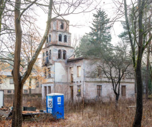 Opuszczona willa w Konstancinie