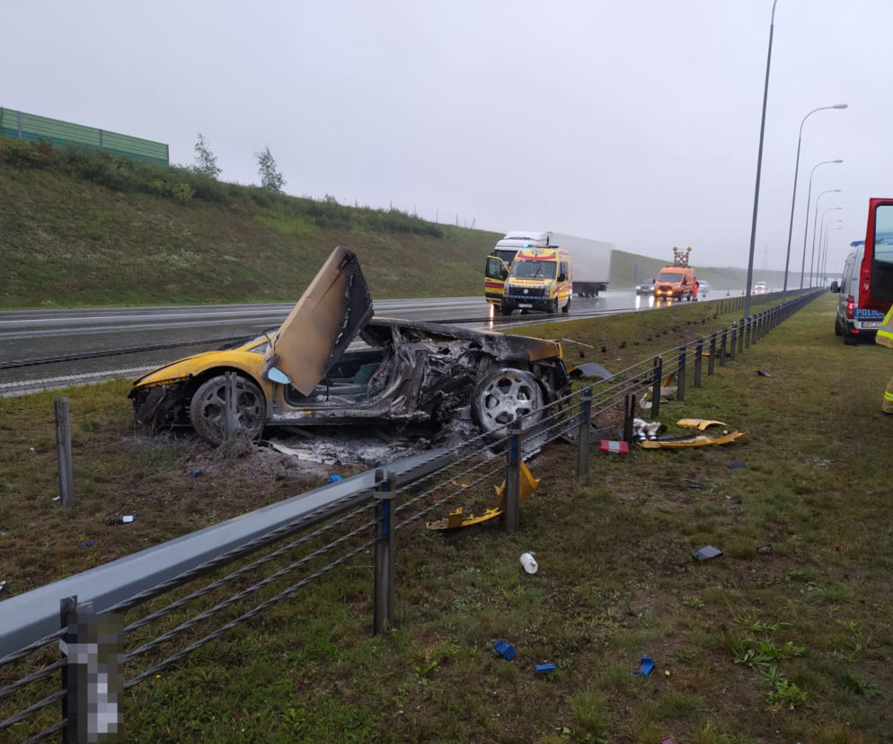 Wypadek na A1 w okolicach Torunia. Lamborghini stanęło w ogniu! 
