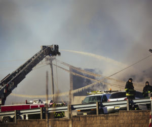 Kłęby dymu nad New Jersey