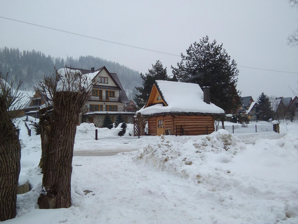 To jedna z najpiękniejszych wsi w Małopolsce. Kiedyś była popularniejszym kurortem niż Zakopane