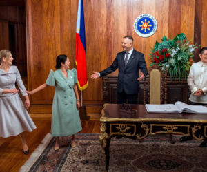 Skromnie i zachwycająco. Marta Nawrocka pokazała klasę na Filipinach