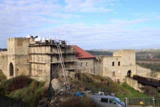 Odbudowa zamku w Dobczycach. Zobacz jak zmienia się warownia Kazimierza Wielkiego