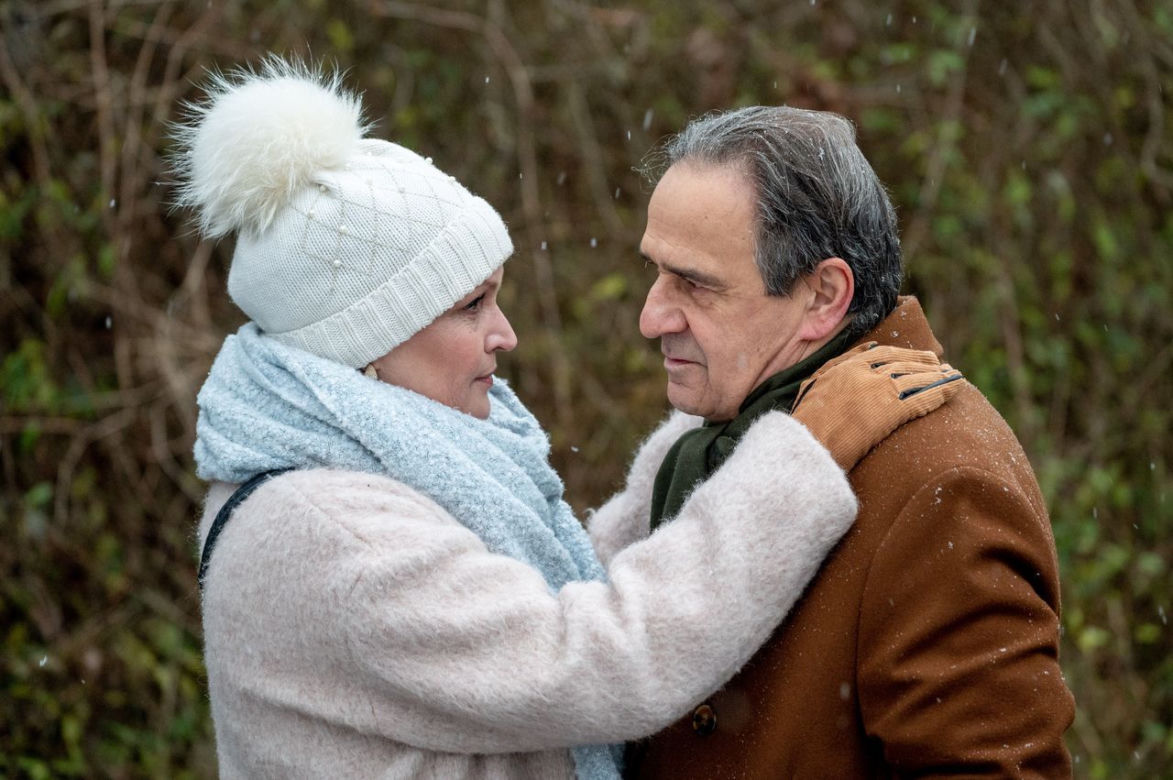 Barwy szczęścia odc. 2620. Małgorzata (Adrianna Biedrzyńska), Jerzy (Bronisław Wrocławski)
