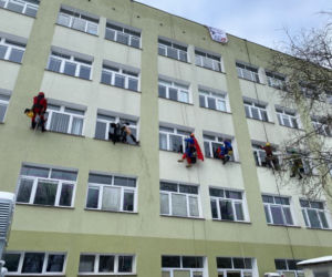 Finał WOŚP 2021 Gdańsku. Alpiniści umyli okna w szpitalach 31.01.2021