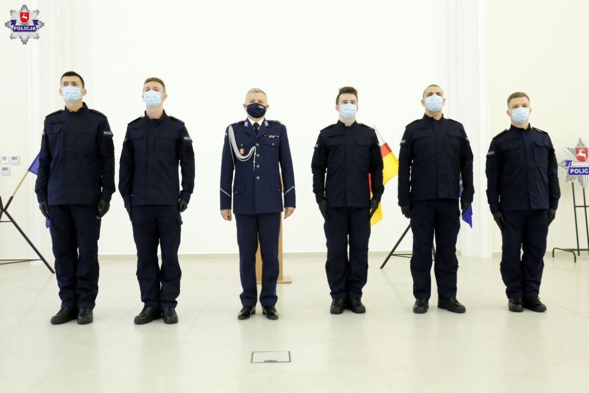 NOWI POLICJANCI w Lubelskiem. 49 funkcjonariuszy złożyło ślubowanie [ZDJĘCIA]