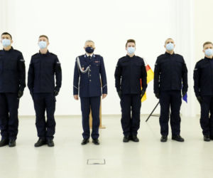 NOWI POLICJANCI w Lubelskiem. 49 funkcjonariuszy złożyło ślubowanie [ZDJĘCIA]