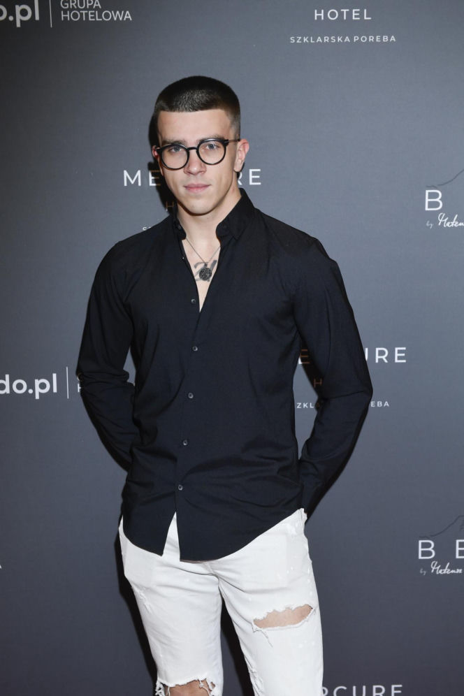 Kacper Błoński zostawia Young Leosię i ucieka z Polski. Szokujące wyznanie influencera