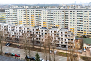 Deweloper buduje im blok pod samymi oknami. Mieszkańcy się wściekli: „nie można nawet okna otworzyć”