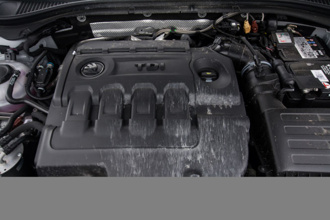 Skoda Superb Combi 2.0 TDI - wnętrze trzecia generacja