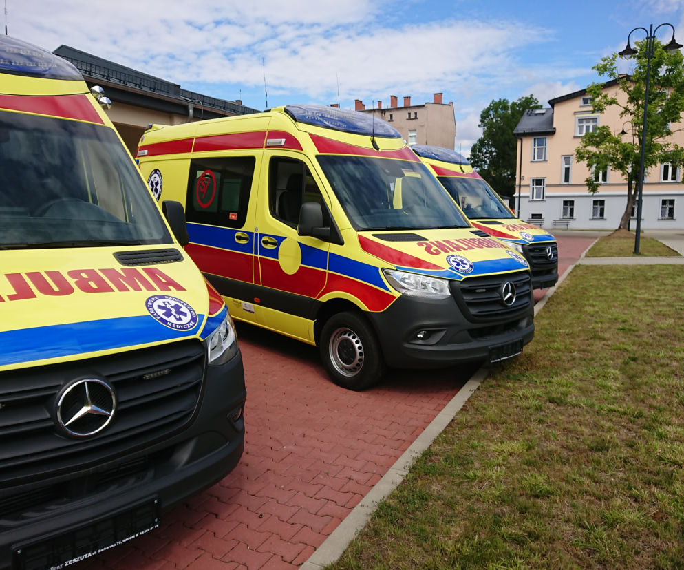 Trzy nowe mercedesy na wyposażeniu pogotowia
