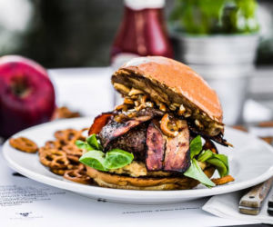 Gdzie zjeść dobrego burgera? TOP 10 burgerowni w Warszawie, które musisz odwiedzić [RANKING]