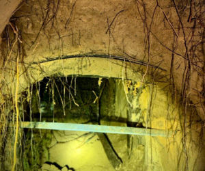 Gigantyczny podkop pod polsko-białoruską zaporą. 50 ze 180 cudzoziemców wciąż poszukiwanych