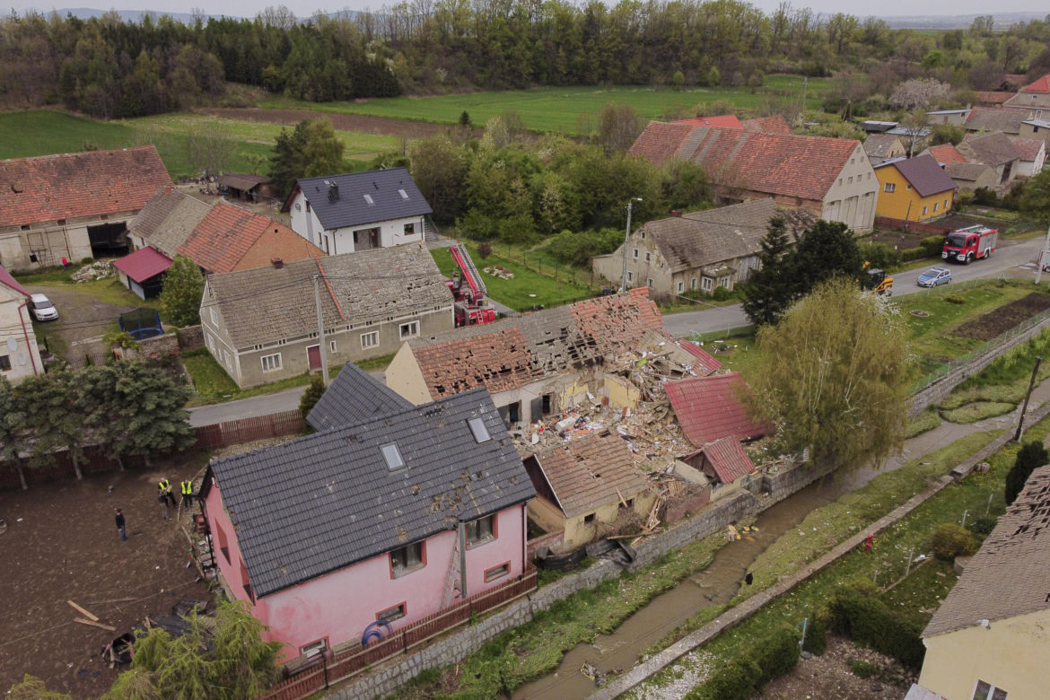 Gruzowisko zamiast domu. Straszny widok w Ożarach 