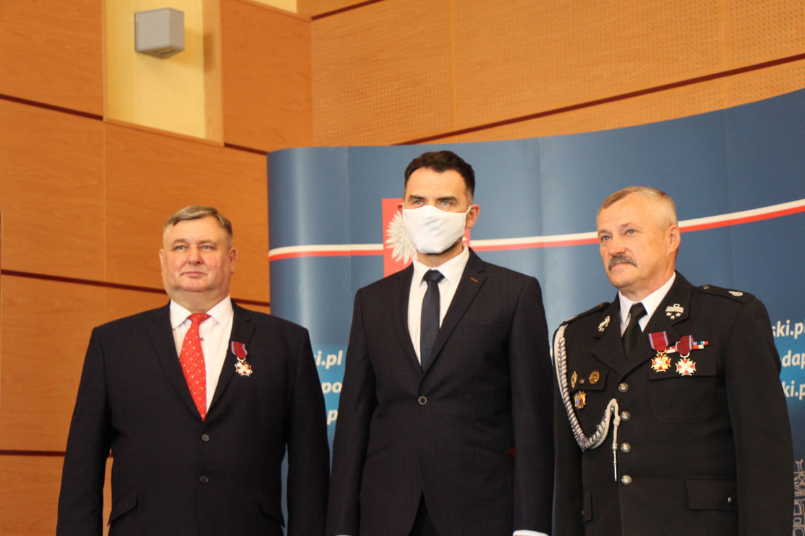 Podlaskie. Prezydent RP Andrzej Duda przyznał państwowe odznaczenia samorządowcom