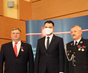 Podlaskie. Prezydent RP Andrzej Duda przyznał państwowe odznaczenia samorządowcom