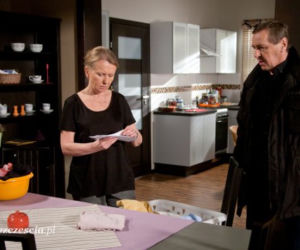 Barwy szczęścia po wakacjach 2015. Zenek Grzelak (Jan Pęczek), Basia (Sławomira Łozińska)