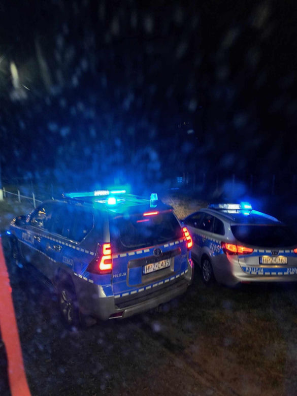 Wagen. Potrącił dwie kobiety na poboczu i uciekł. Wypadek pod Wołominem [ZDJĘCIA].