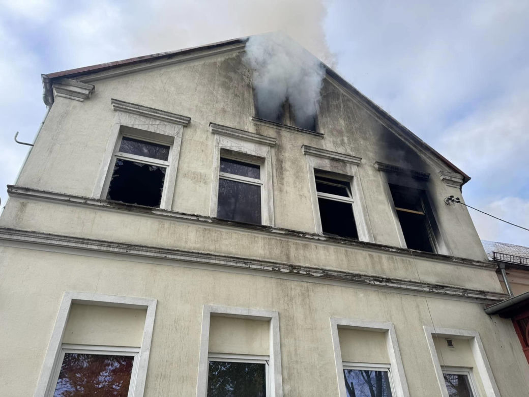Tragiczny pożar zabytkowego pałacyku na Pomorzu. Nie żyje 55-latek