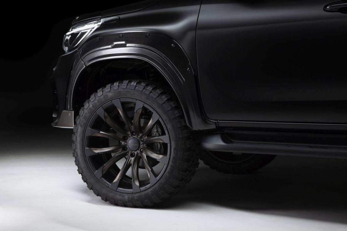 Toyota Hilux po tuningu WALD International 