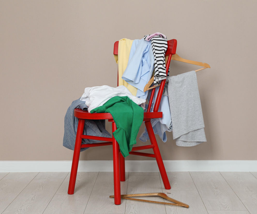 Ubrania na krześle