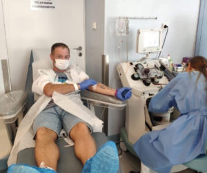 Górnik ozdrowieniec oddaje osocze
