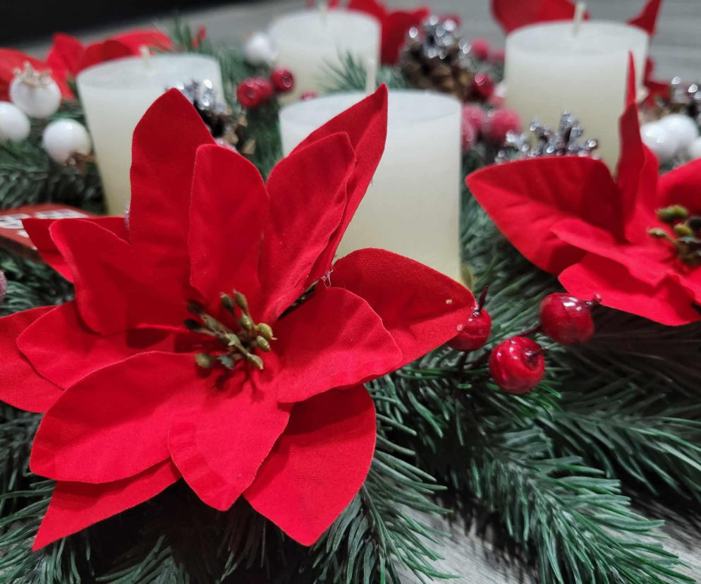 Wieniec adwentowy 2023. DYI. Zrobisz go sam w domu w zaledwie 10 minut!