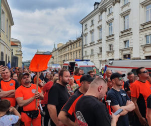 PROTEST ratowników medycznych w Warszawie 30.06.2021. Co się dzieje? Dlaczego strajkują?