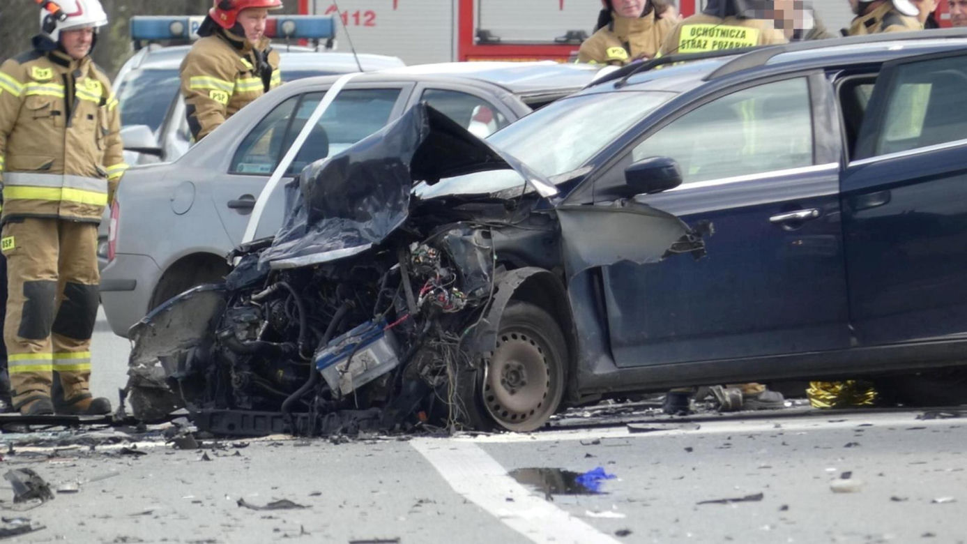  Tragiczny wypadek w Całowaniu. Wyprzedzała ciężarówkę, nie żyje