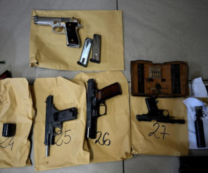 Policja weszła do kilkunastu mieszkań. Wielka akcja służb w Podlaskiem