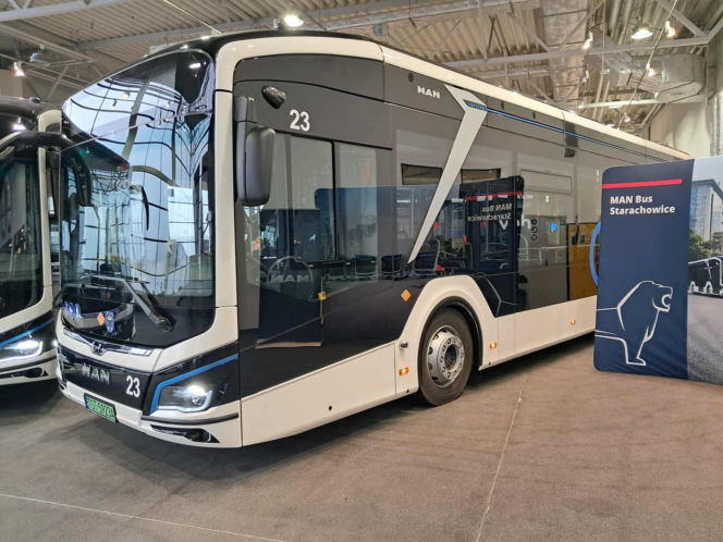 Pięć nowych autobusów elektrycznych trafia do komunikacji miejskiej w Starachowicach