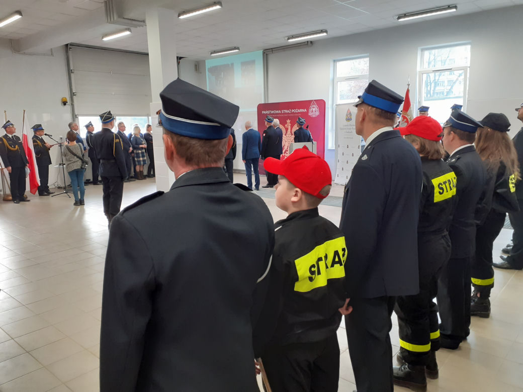 Przekazanie promes dla młodzieżowych drużyn strażaków ochotników w KM PSP w Siedlcach