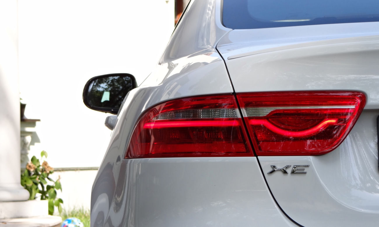 Jaguar XE 2.0 T R-Sport