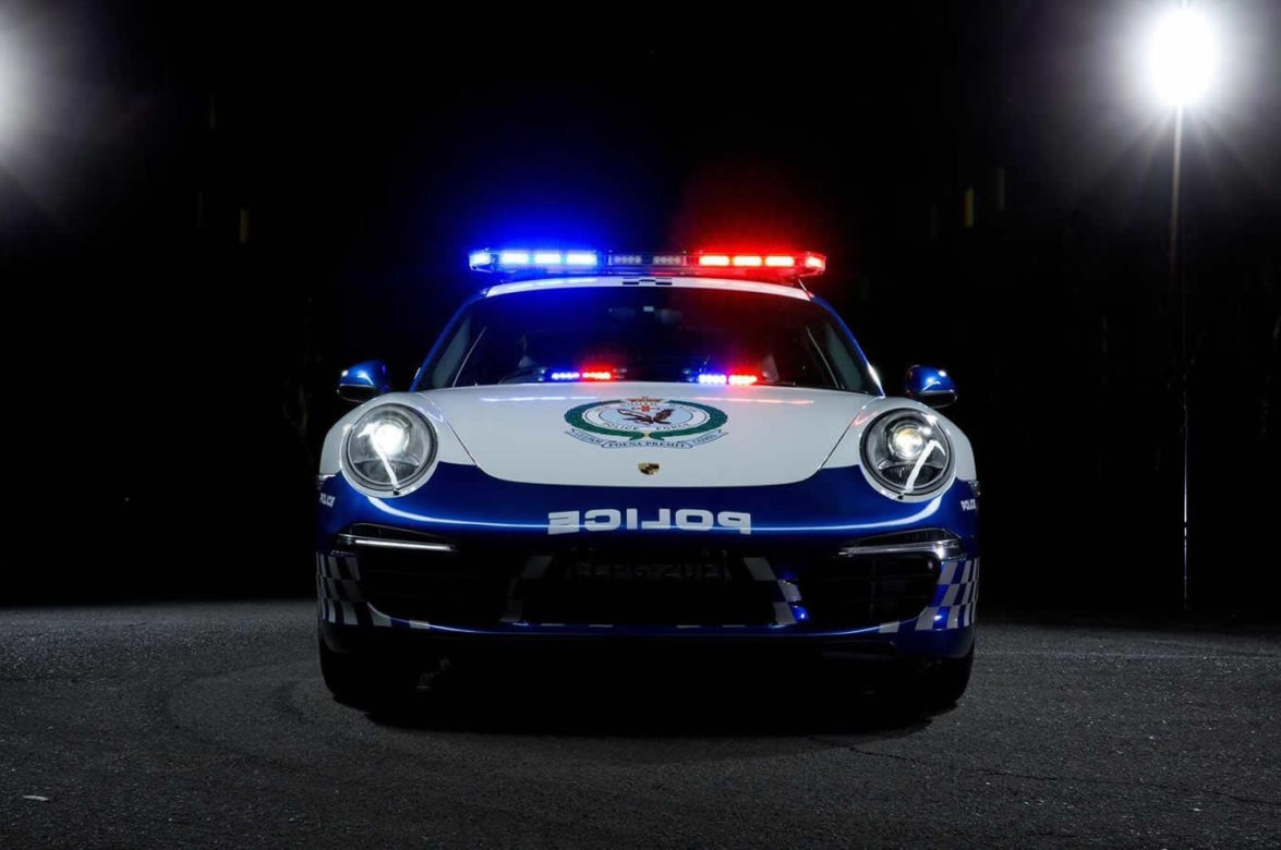 Porsche 911 Carrera jako radiowóz policji w Australii