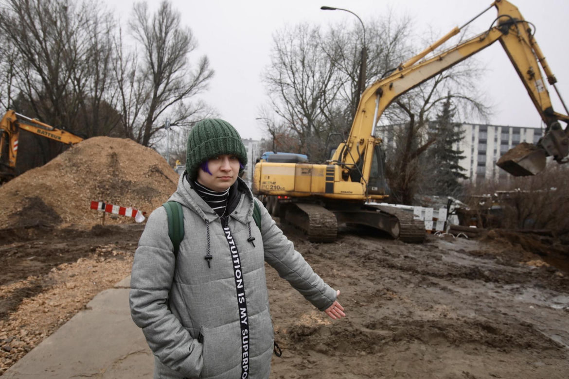 Dojście do nowej stacji przez błoto i plac budowy. PKP Warszawa Grochów jak tor przeszkód 