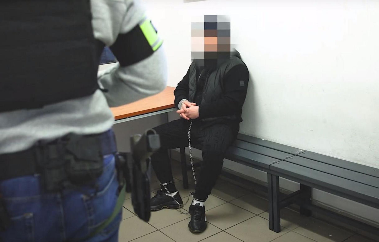 „Belmondziak” w rękach policji. Przez dwa lata ukrywał się za granicą. Zatrzymali go Łowcy Cieni