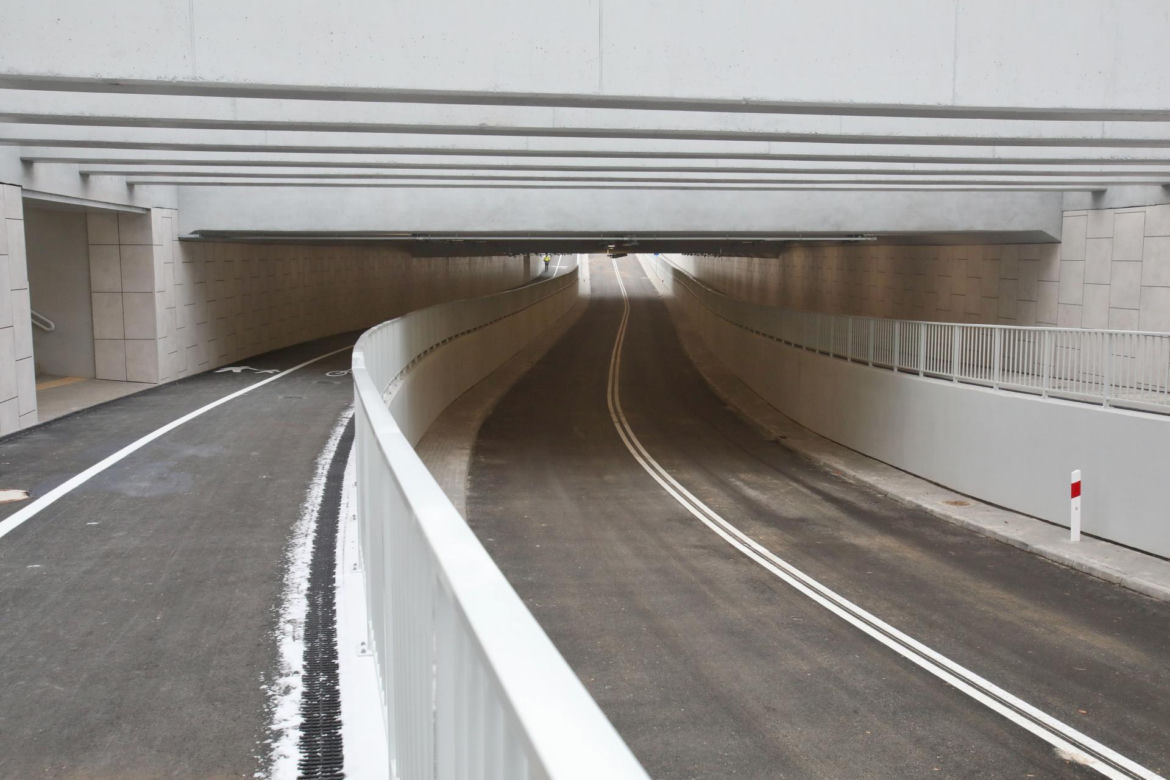  Niedawno otworzyli i już musieli zamknąć. Tunel w Sulejówku uszkodzony, ogromne utrudnienia