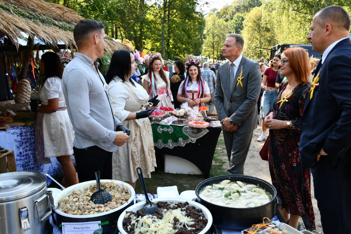 Tłumy na dożynkach w Olsztynku. Zobacz, jak wyglądało tegoroczne święto plonów