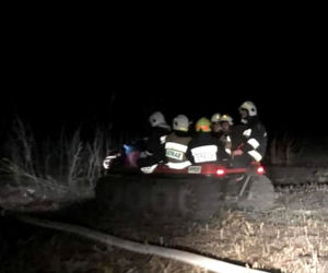 Strażackie nocne czuwanie i dogaszanie nad Biebrzą