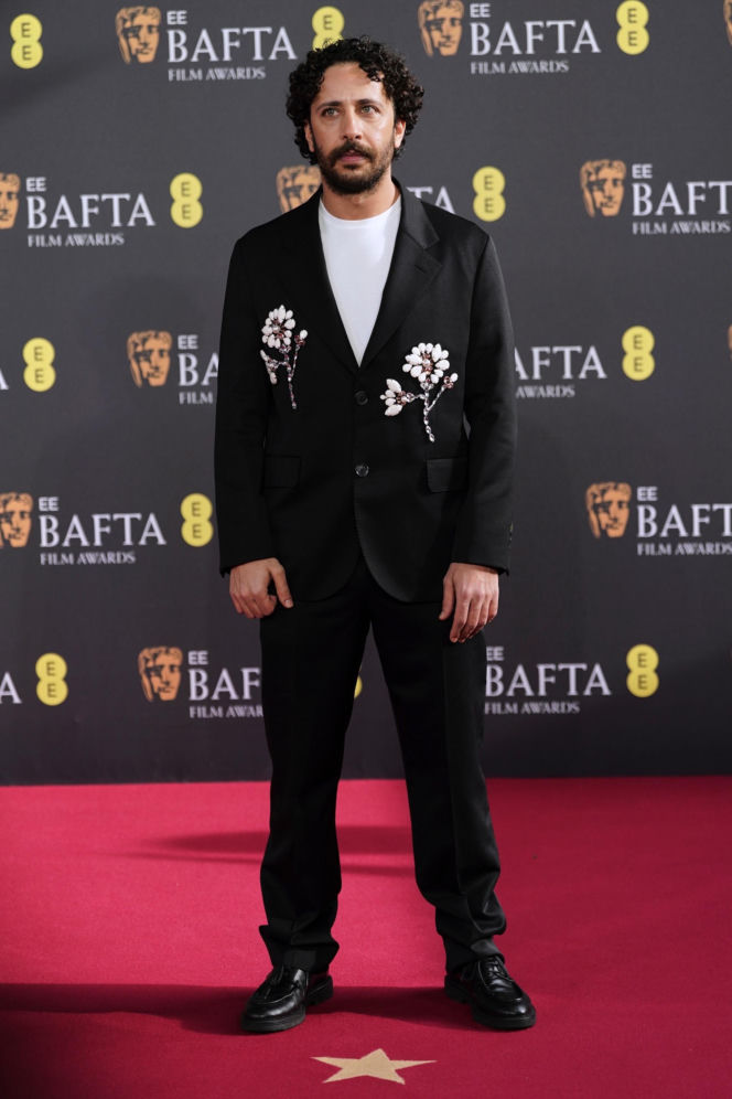 Gwiazdy przebrane za abażury na Bafta. Kto się popisał najlepszą kreacją?