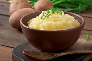 Ten nietypowy składnik całkowicie zmieni smak ziemniaczanego purée. Podkręcisz smak, a domownicy będą prosić o dokładkę