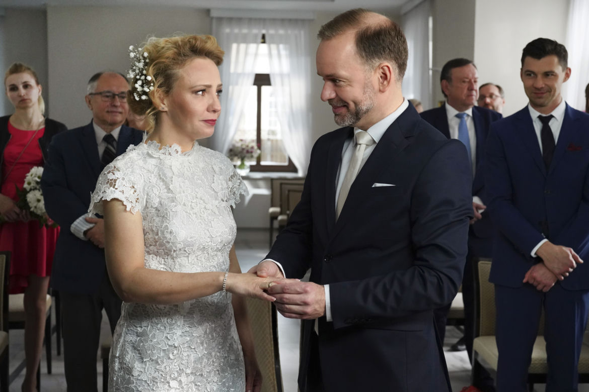 Barwy szczęścia, odcinek 2626: Ślub Sabiny i Kazika! Tomalowa poprosi o błogosławieństwo zmarłego męża – ZDJĘCIA