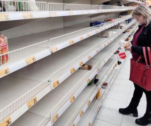Rząd nie zamknie sklepów